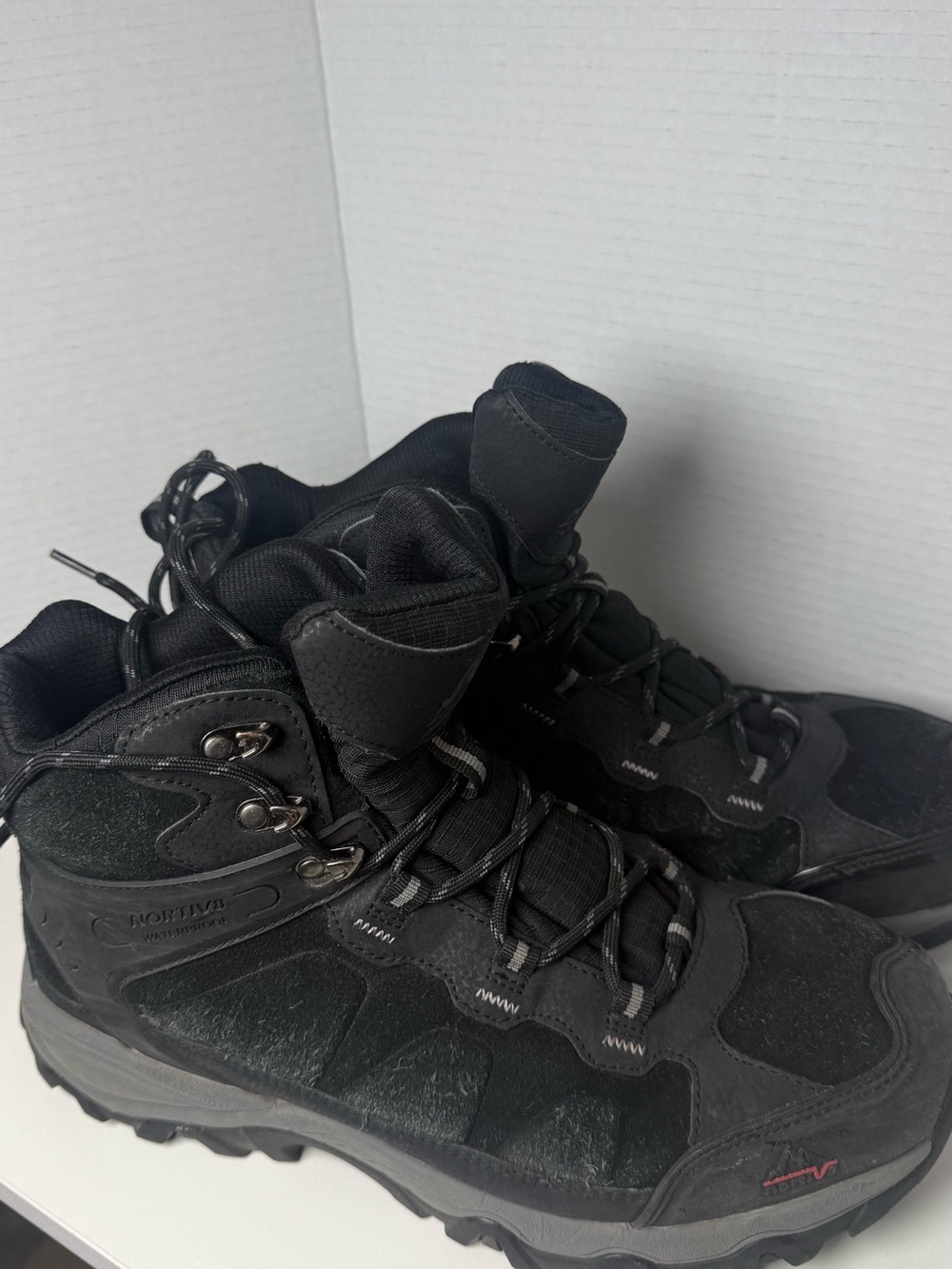 Men's Black Rugged Hiking Boots - Unknown Brand